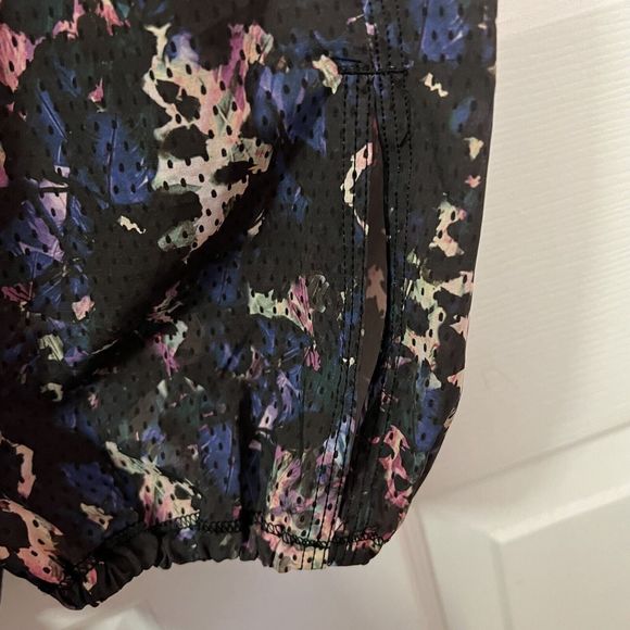 Lululemon Womens Om Pant Floral Black Multi Fold Over Waist Jogger Pant Sz 4 - Picture 8 of 10